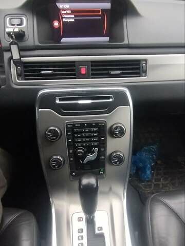 Черный Вольво В70, объемом двигателя 2.4 л и пробегом 329 тыс. км за 8500 $, фото 9 на Automoto.ua