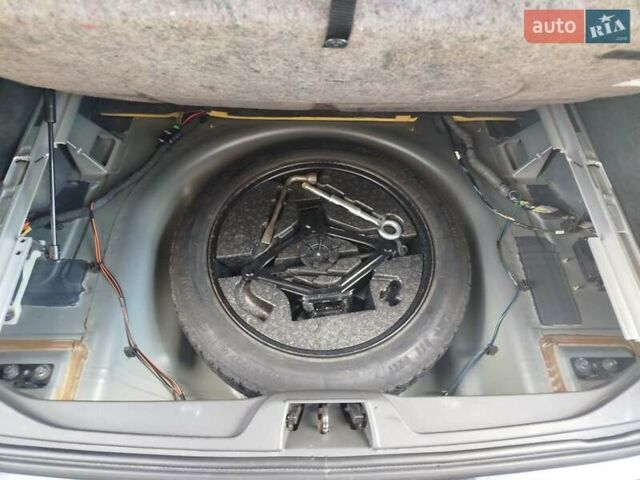 Черный Вольво В70, объемом двигателя 2.4 л и пробегом 264 тыс. км за 12500 $, фото 14 на Automoto.ua
