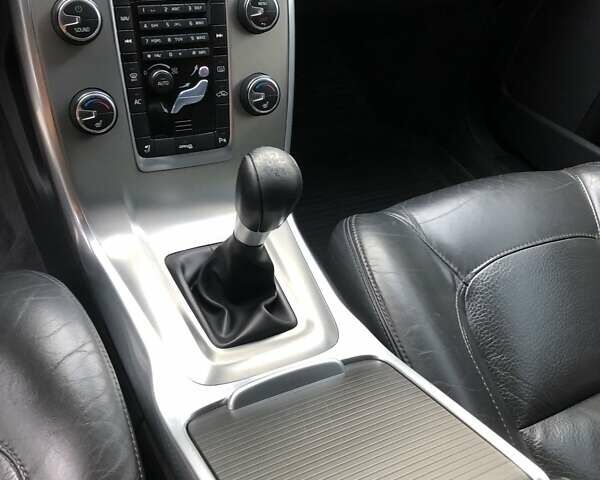 Чорний Вольво V70, об'ємом двигуна 1.6 л та пробігом 286 тис. км за 8500 $, фото 1 на Automoto.ua