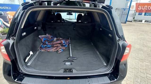 Черный Вольво В70, объемом двигателя 1.98 л и пробегом 280 тыс. км за 9950 $, фото 12 на Automoto.ua