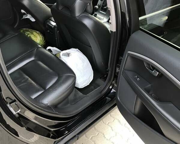 Чорний Вольво V70, об'ємом двигуна 1.6 л та пробігом 286 тис. км за 8500 $, фото 11 на Automoto.ua