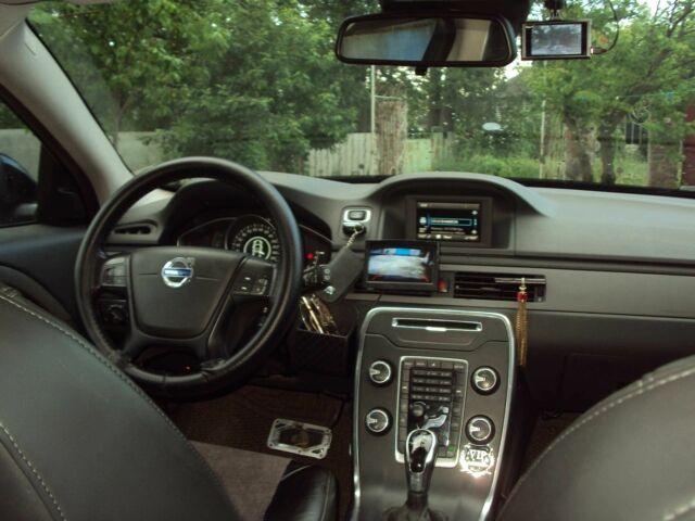 Черный Вольво В70, объемом двигателя 2 л и пробегом 220 тыс. км за 11500 $, фото 9 на Automoto.ua