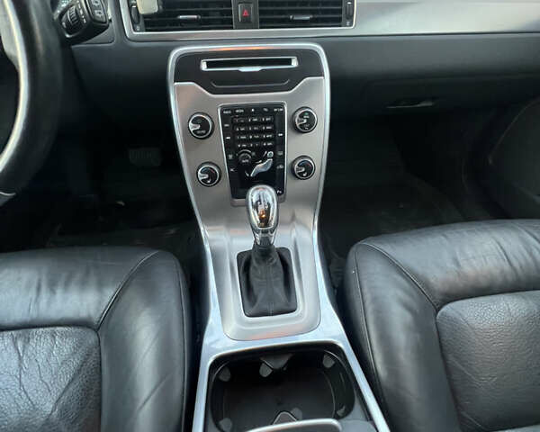 Черный Вольво В70, объемом двигателя 2.4 л и пробегом 288 тыс. км за 15490 $, фото 20 на Automoto.ua