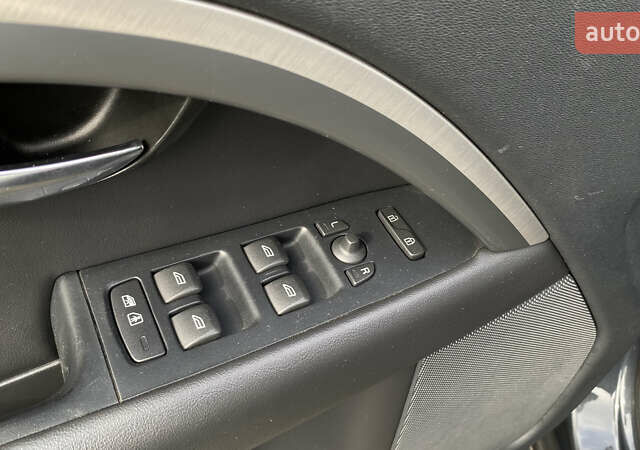 Чорний Вольво V70, об'ємом двигуна 1.6 л та пробігом 235 тис. км за 9300 $, фото 34 на Automoto.ua