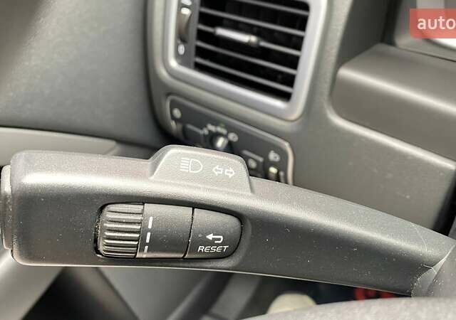 Черный Вольво В70, объемом двигателя 1.56 л и пробегом 310 тыс. км за 9100 $, фото 24 на Automoto.ua