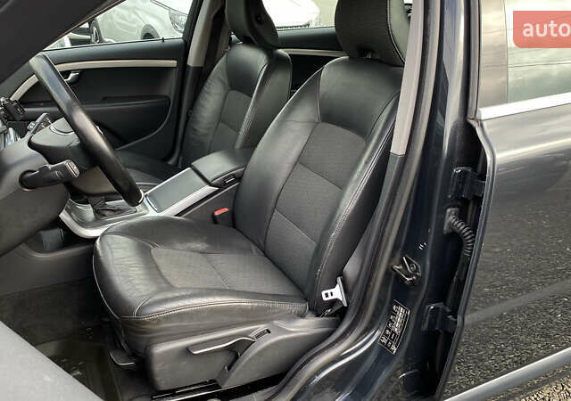 Чорний Вольво V70, об'ємом двигуна 1.6 л та пробігом 235 тис. км за 9300 $, фото 41 на Automoto.ua