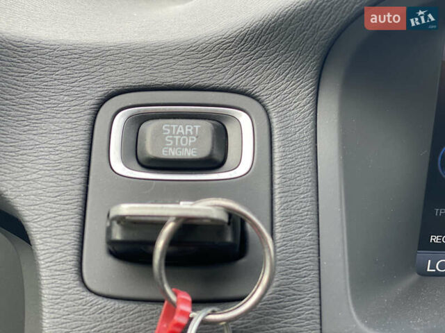 Чорний Вольво V70, об'ємом двигуна 1.6 л та пробігом 235 тис. км за 9300 $, фото 38 на Automoto.ua