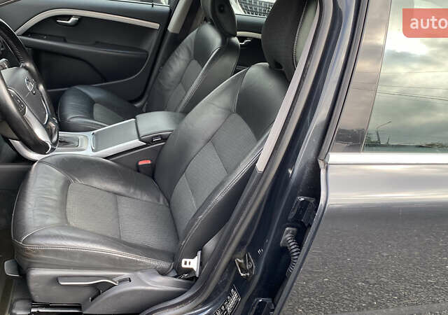 Чорний Вольво V70, об'ємом двигуна 1.6 л та пробігом 235 тис. км за 9300 $, фото 39 на Automoto.ua