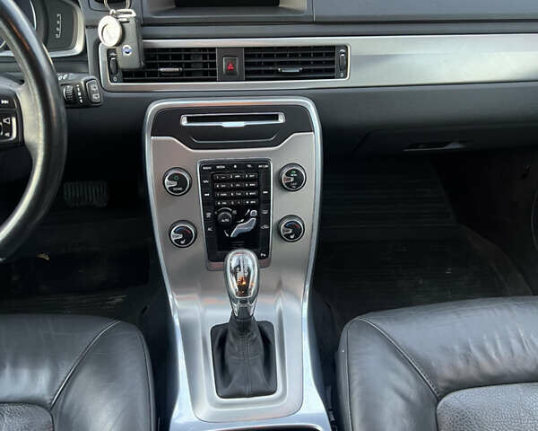 Черный Вольво В70, объемом двигателя 2.4 л и пробегом 288 тыс. км за 15490 $, фото 21 на Automoto.ua