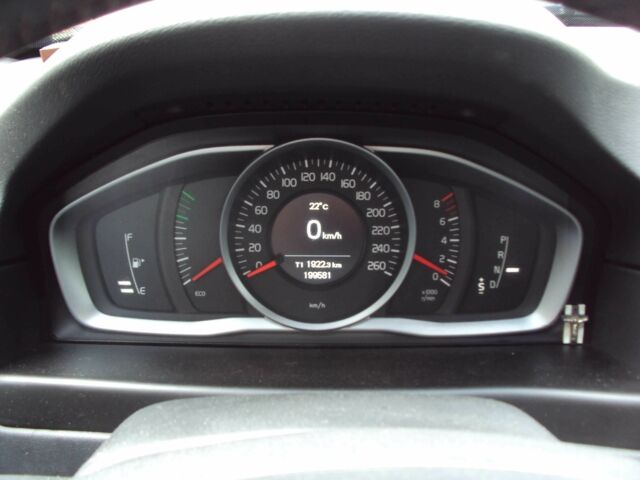 Черный Вольво В70, объемом двигателя 2 л и пробегом 220 тыс. км за 11500 $, фото 8 на Automoto.ua