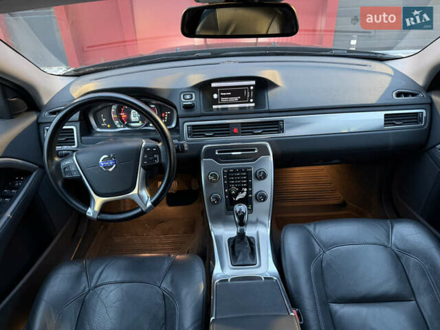 Черный Вольво В70, объемом двигателя 2 л и пробегом 266 тыс. км за 15500 $, фото 43 на Automoto.ua