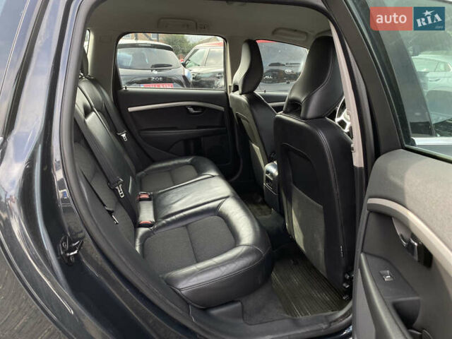 Чорний Вольво V70, об'ємом двигуна 1.6 л та пробігом 235 тис. км за 9300 $, фото 56 на Automoto.ua