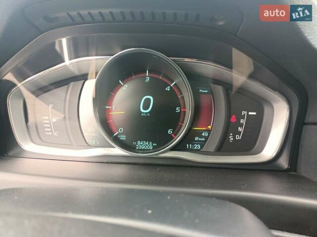 Черный Вольво В70, объемом двигателя 1.56 л и пробегом 239 тыс. км за 12500 $, фото 15 на Automoto.ua