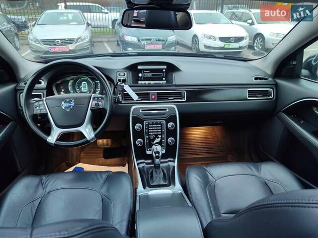 Черный Вольво В70, объемом двигателя 2 л и пробегом 215 тыс. км за 15500 $, фото 1 на Automoto.ua