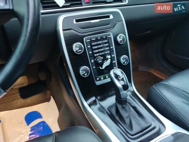 Черный Вольво В70, объемом двигателя 2 л и пробегом 215 тыс. км за 15500 $, фото 13 на Automoto.ua