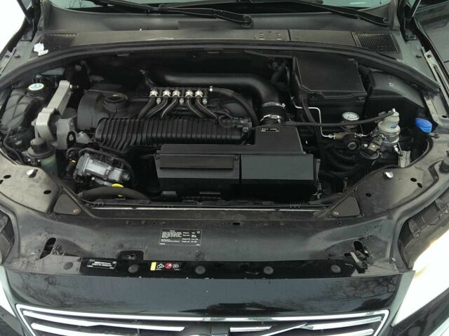 Черный Вольво В70, объемом двигателя 2 л и пробегом 190 тыс. км за 11357 $, фото 7 на Automoto.ua