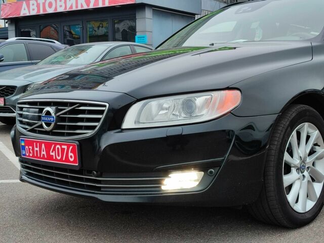 Черный Вольво В70, объемом двигателя 2 л и пробегом 215 тыс. км за 15500 $, фото 1 на Automoto.ua