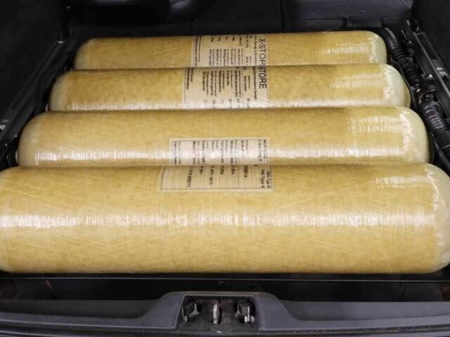 Черный Вольво В70, объемом двигателя 2 л и пробегом 190 тыс. км за 11357 $, фото 3 на Automoto.ua