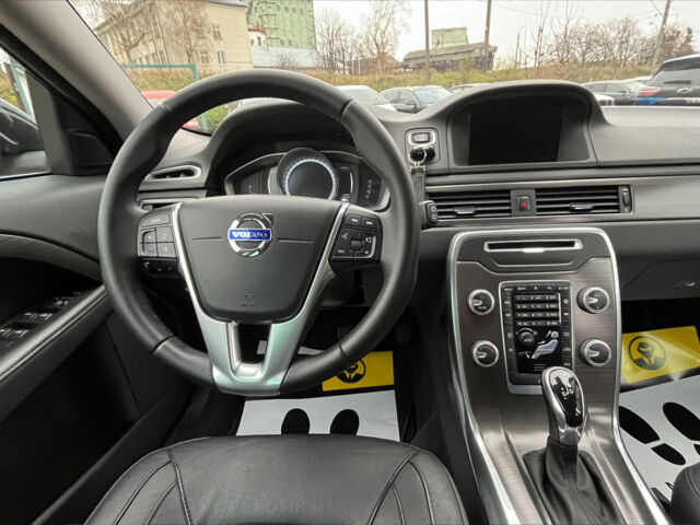 Чорний Вольво V70, об'ємом двигуна 2 л та пробігом 255 тис. км за 13500 $, фото 20 на Automoto.ua