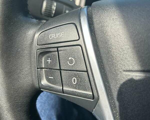 Чорний Вольво V70, об'ємом двигуна 2 л та пробігом 254 тис. км за 14500 $, фото 6 на Automoto.ua