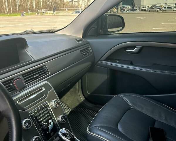 Чорний Вольво V70, об'ємом двигуна 2 л та пробігом 254 тис. км за 14500 $, фото 1 на Automoto.ua