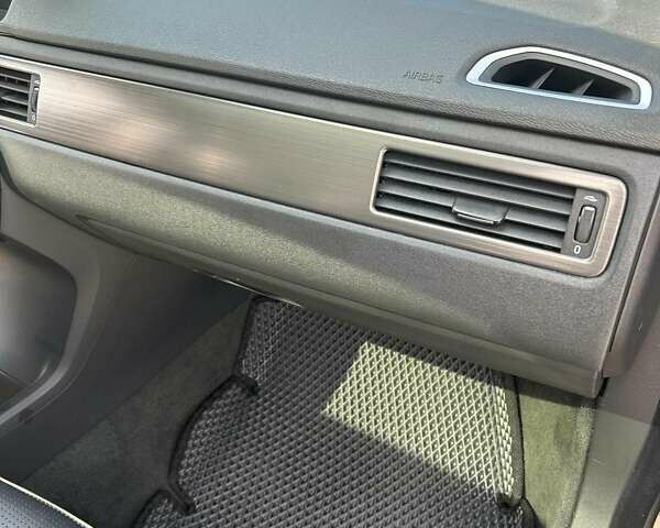 Чорний Вольво V70, об'ємом двигуна 2 л та пробігом 254 тис. км за 14500 $, фото 27 на Automoto.ua