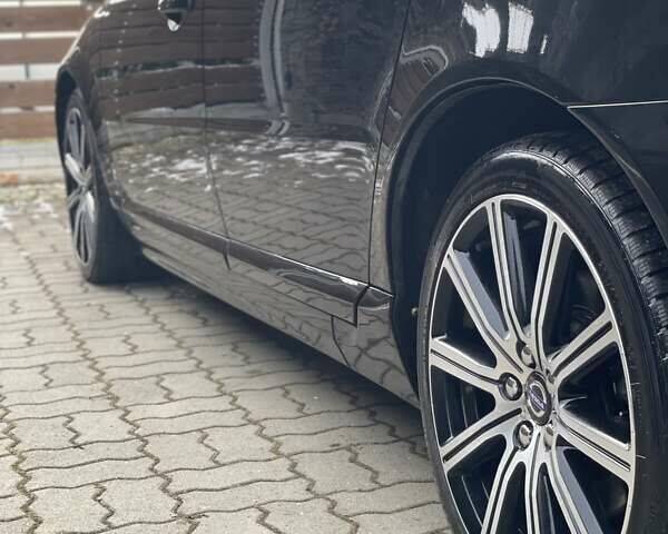 Черный Вольво В70, объемом двигателя 1.6 л и пробегом 213 тыс. км за 12555 $, фото 39 на Automoto.ua