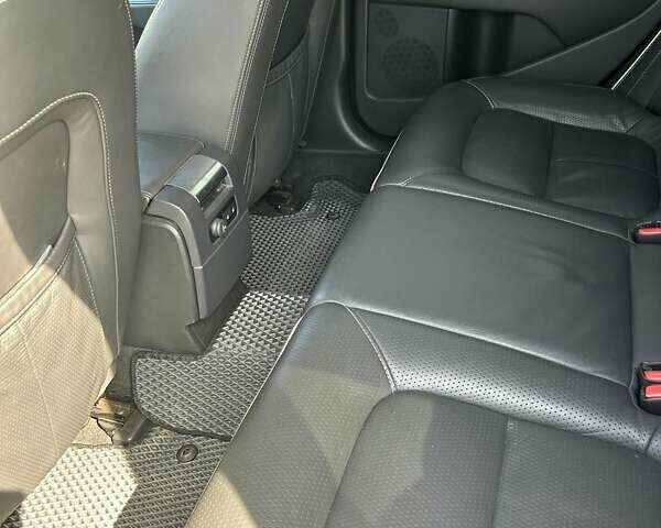 Чорний Вольво V70, об'ємом двигуна 2 л та пробігом 254 тис. км за 14500 $, фото 33 на Automoto.ua