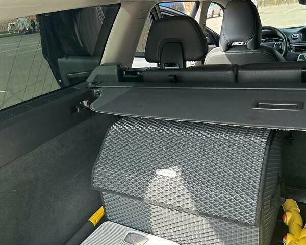 Чорний Вольво V70, об'ємом двигуна 2 л та пробігом 254 тис. км за 14500 $, фото 29 на Automoto.ua