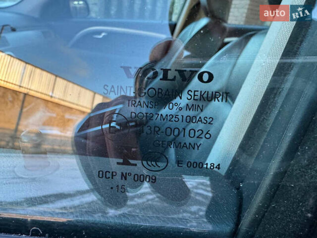 Чорний Вольво V70, об'ємом двигуна 2 л та пробігом 234 тис. км за 12999 $, фото 74 на Automoto.ua