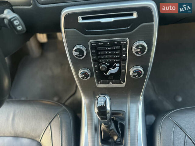 Вольво В70 2016 в Ивано-Франковске на Automoto.ua Черный Вольво В70, объемом двигателя 2 л и пробегом 241 тыс. км за 12000 $, фото 30 на Automoto.ua