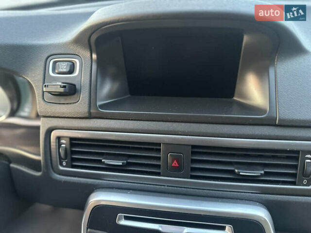 Вольво В70 2016 в Ивано-Франковске на Automoto.ua Черный Вольво В70, объемом двигателя 2 л и пробегом 241 тыс. км за 12000 $, фото 31 на Automoto.ua