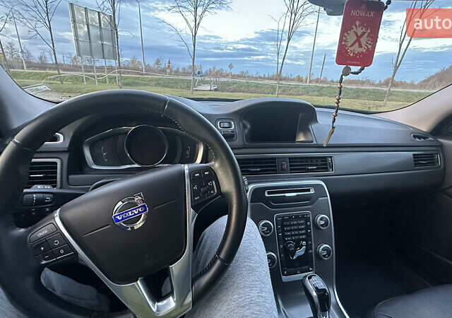 Вольво В70 2016 в Ивано-Франковске на Automoto.ua Черный Вольво В70, объемом двигателя 2 л и пробегом 241 тыс. км за 12000 $, фото 39 на Automoto.ua