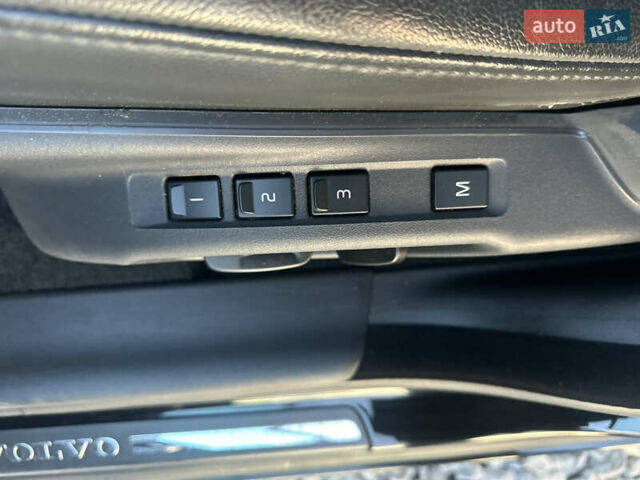 Вольво В70 2016 в Ивано-Франковске на Automoto.ua Черный Вольво В70, объемом двигателя 2 л и пробегом 241 тыс. км за 12000 $, фото 18 на Automoto.ua