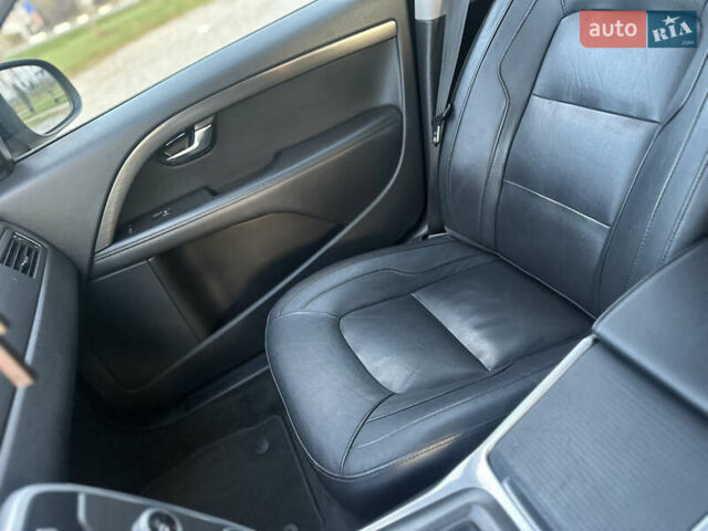 Вольво В70 2016 в Ивано-Франковске на Automoto.ua Черный Вольво В70, объемом двигателя 2 л и пробегом 241 тыс. км за 12000 $, фото 17 на Automoto.ua