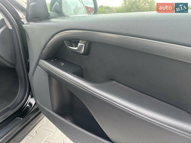 Черный Вольво В70, объемом двигателя 2 л и пробегом 240 тыс. км за 11400 $, фото 59 на Automoto.ua
