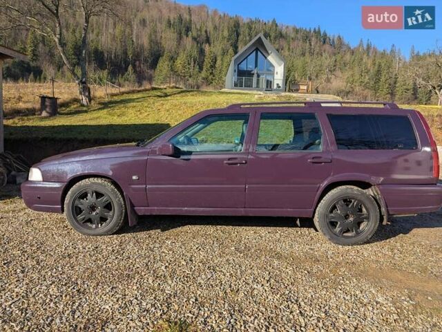 Фиолетовый Вольво В70, объемом двигателя 2.4 л и пробегом 360 тыс. км за 3000 $, фото 2 на Automoto.ua