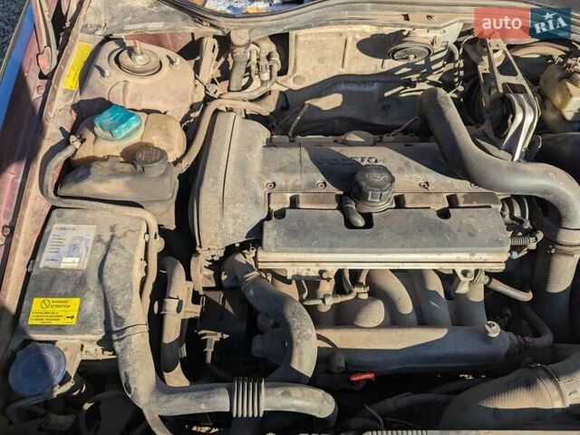 Фиолетовый Вольво В70, объемом двигателя 2.4 л и пробегом 360 тыс. км за 3000 $, фото 21 на Automoto.ua