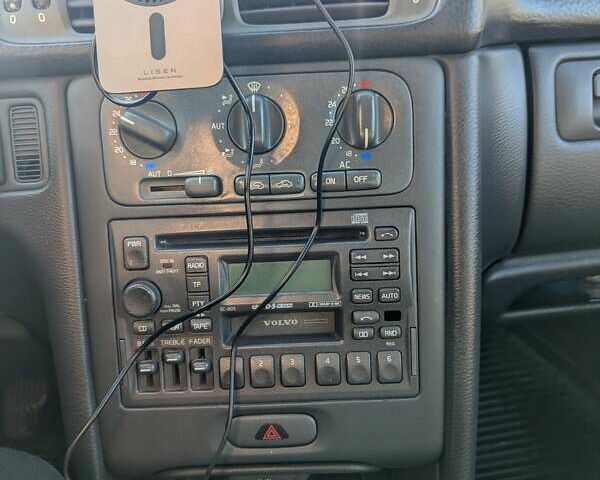 Фиолетовый Вольво В70, объемом двигателя 2.4 л и пробегом 360 тыс. км за 3000 $, фото 19 на Automoto.ua