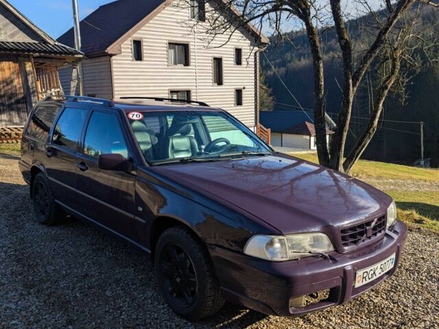 Фиолетовый Вольво В70, объемом двигателя 2.4 л и пробегом 380 тыс. км за 2608 $, фото 7 на Automoto.ua