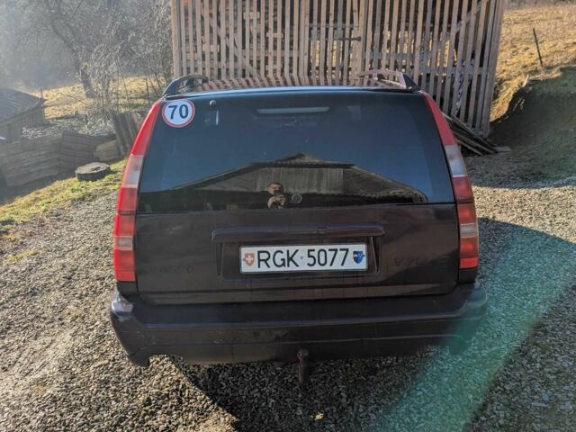 Фиолетовый Вольво В70, объемом двигателя 2.4 л и пробегом 380 тыс. км за 2608 $, фото 3 на Automoto.ua