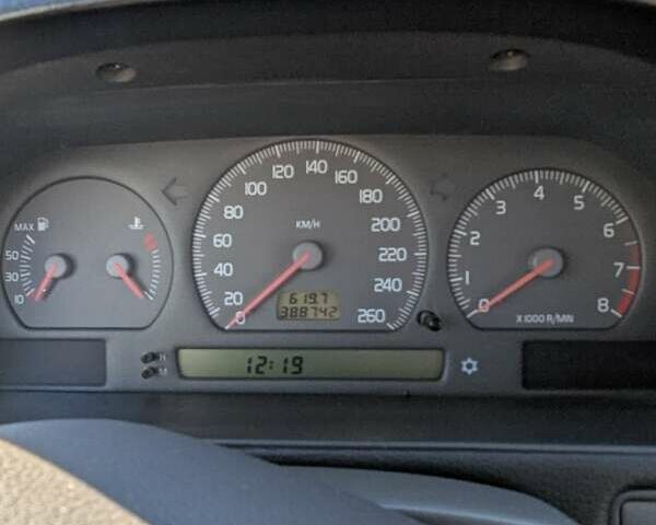 Фиолетовый Вольво В70, объемом двигателя 2.4 л и пробегом 360 тыс. км за 3000 $, фото 22 на Automoto.ua