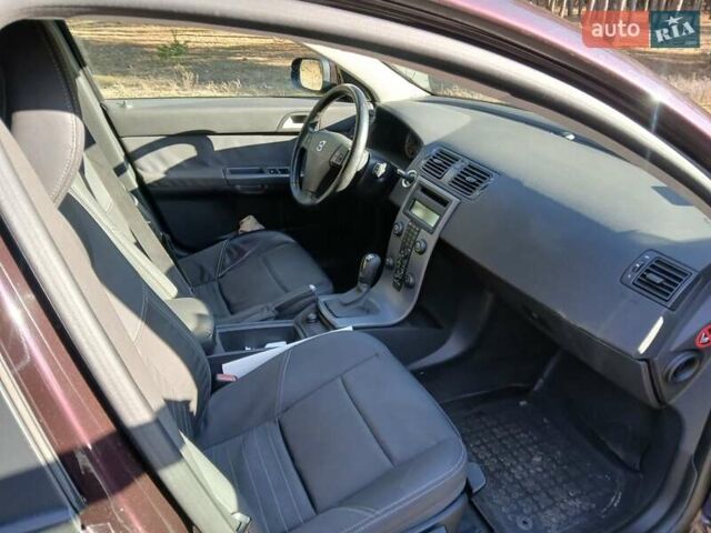 Фиолетовый Вольво В70, объемом двигателя 2 л и пробегом 300 тыс. км за 4999 $, фото 13 на Automoto.ua