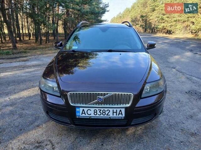 Фиолетовый Вольво В70, объемом двигателя 2 л и пробегом 300 тыс. км за 4999 $, фото 3 на Automoto.ua