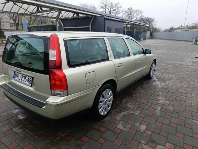 Коричневый Вольво В70, объемом двигателя 2.4 л и пробегом 500 тыс. км за 3000 $, фото 4 на Automoto.ua