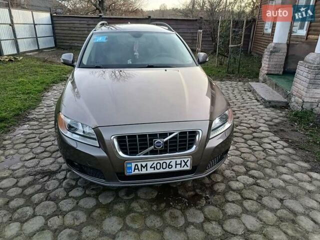 Коричневий Вольво V70, об'ємом двигуна 2 л та пробігом 297 тис. км за 6900 $, фото 2 на Automoto.ua