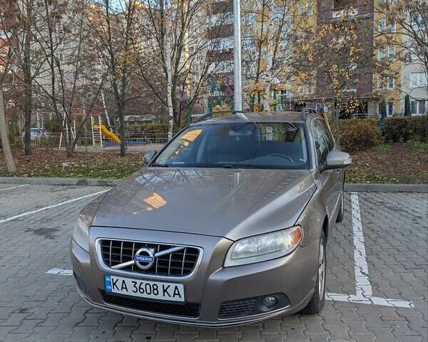 Коричневий Вольво V70, об'ємом двигуна 1.56 л та пробігом 279 тис. км за 8800 $, фото 1 на Automoto.ua