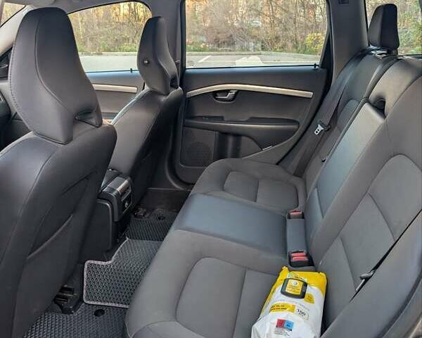 Коричневий Вольво V70, об'ємом двигуна 1.56 л та пробігом 279 тис. км за 8800 $, фото 11 на Automoto.ua