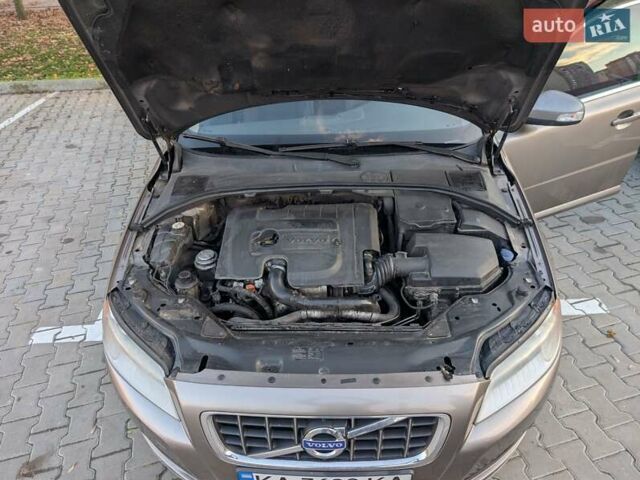 Коричневий Вольво V70, об'ємом двигуна 1.56 л та пробігом 279 тис. км за 8800 $, фото 19 на Automoto.ua