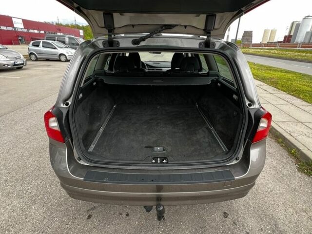 Коричневый Вольво В70, объемом двигателя 1.6 л и пробегом 273 тыс. км за 5200 $, фото 4 на Automoto.ua